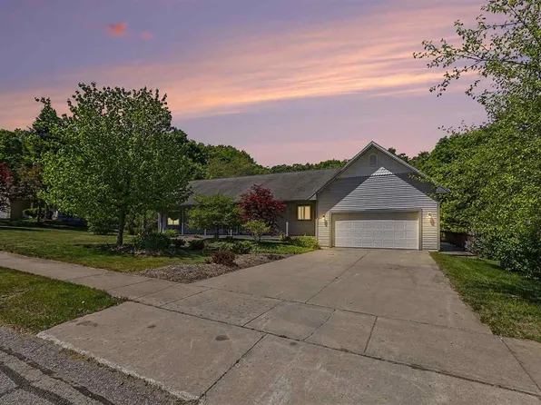 1124 Nordic Dr, Boyne City, MI 49712