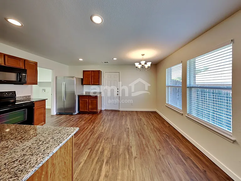 803 Windflower Dr — Photo 5