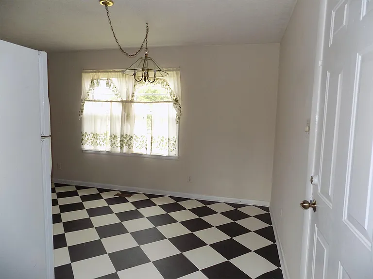 6510 Cissna Dr — Photo 4