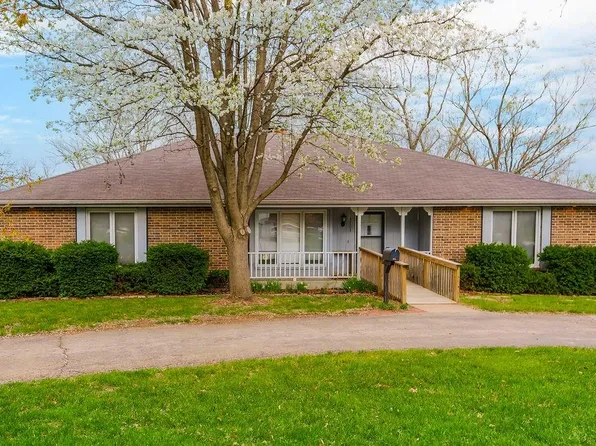 4731 Switzer Rd, Shawnee, KS 66203