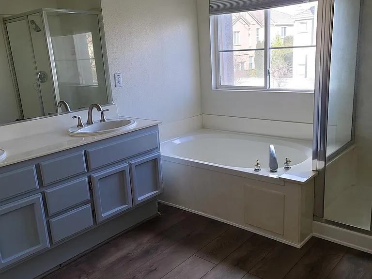 522 Treyburn Cir — Photo 12