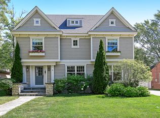 9 Mohawk Dr, Clarendon Hills, IL 60514