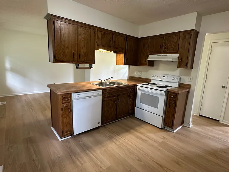 197 Kimberly Dr — Photo 3