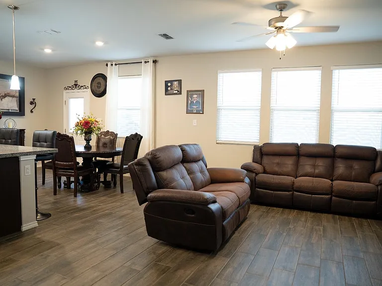 4207 Lorisa Dr — Photo 6
