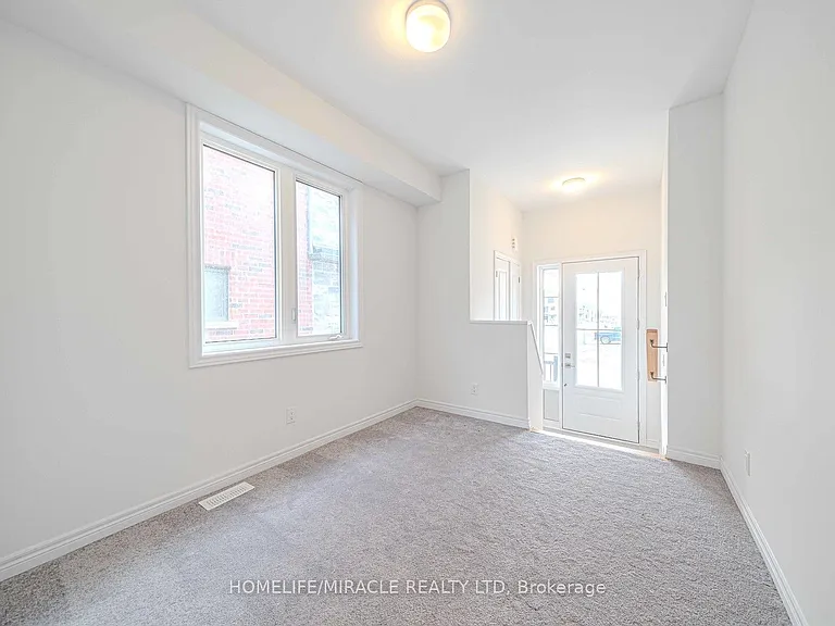1054 Lockie Dr — Photo 13