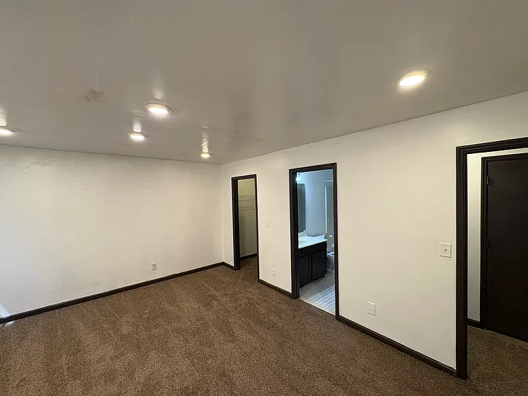 865 Bristol Way — Photo 24