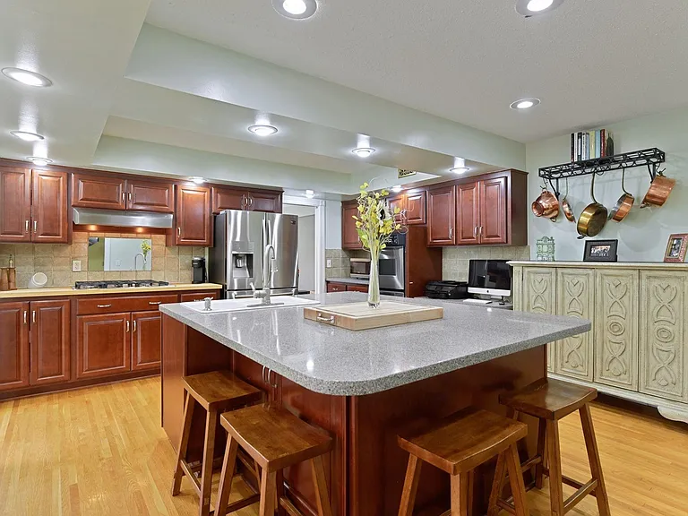 6117 Wilryan Ave — Photo 3