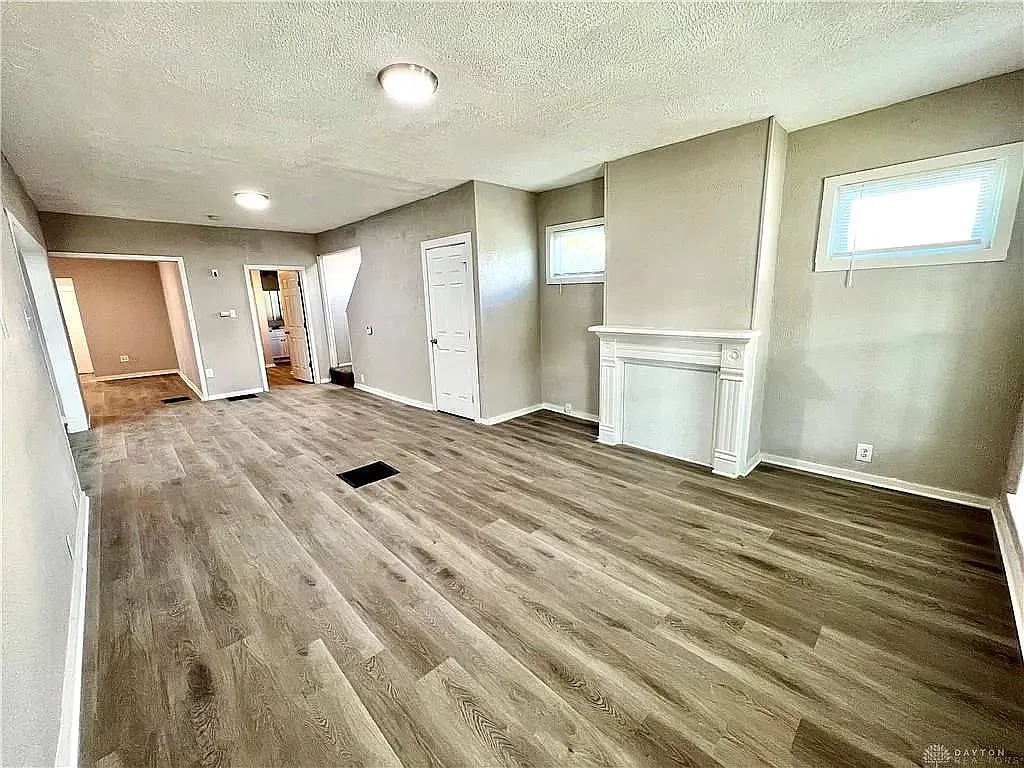 3 bed, 2.0 bath, 1660 sqft, $1,497 — Photo 3