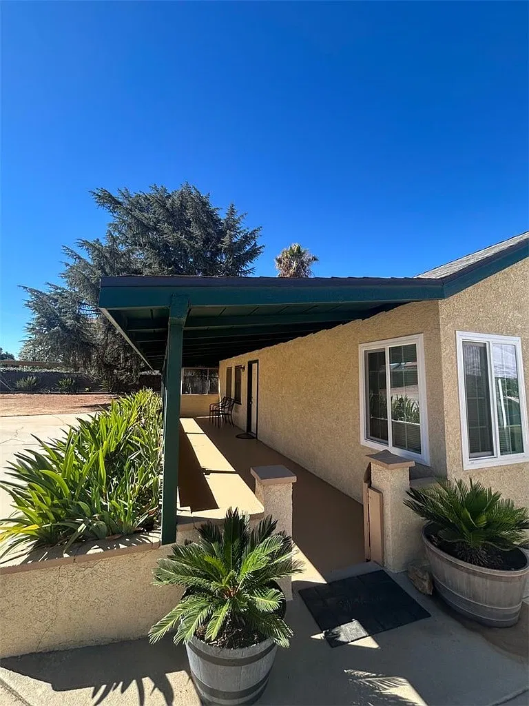 2 bed, 800 sqft, $1,995 — Photo 2