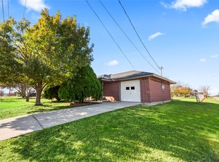 1811 N McDonald Ave, Decatur, TX 76234