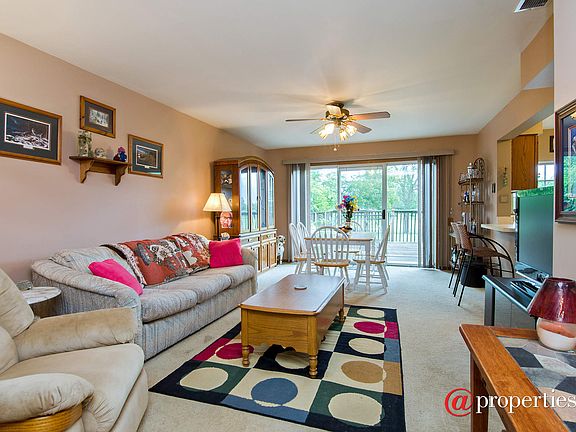 Living Room / Dining Room