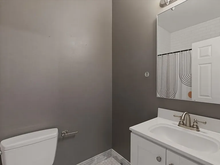 745 N Wood St #TOWNHOUSE — Photo 8