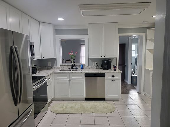 3rd image of 1017 Gary Ave