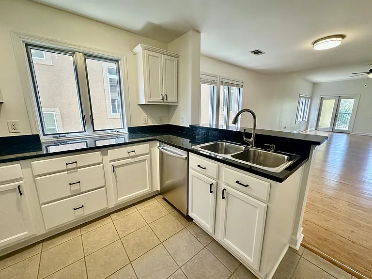 14 E Johnston Way — Photo 6