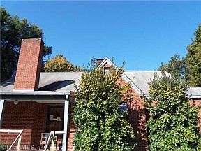 1st image of 327 Dogwood Cir