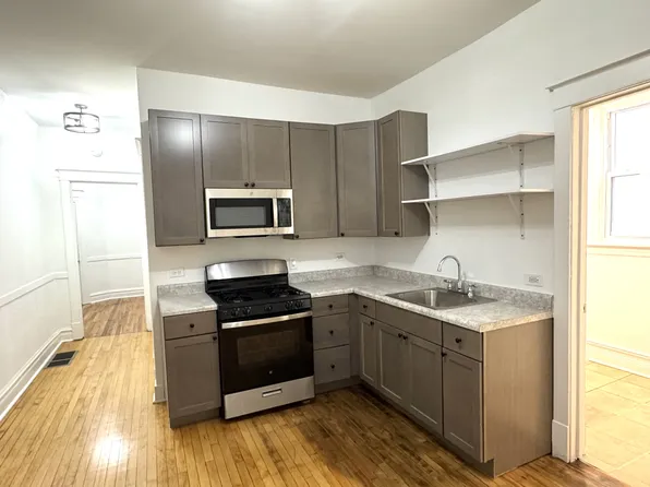 4048 W Hirsch St, Chicago, IL 60651