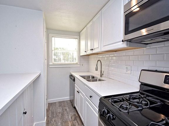 2nd image of 1308 W 39th 1/2 St #A