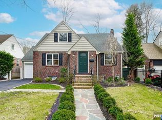 1663 Ardsley Ct, Teaneck, NJ 07666