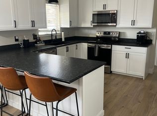 937 W Yucca Ln, Washington, UT 84780