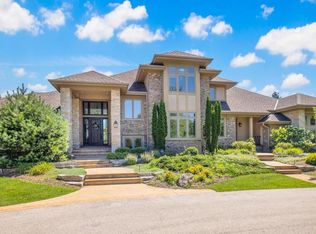 9090 N Range Line Rd, River Hills, WI 53217