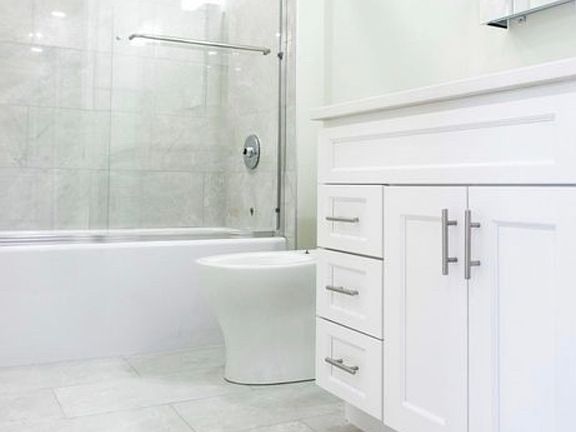 5th image of 36 Monmouth St #3