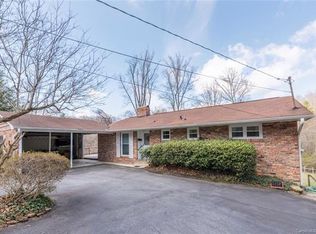 57 White Pine Dr, Asheville, NC 28805