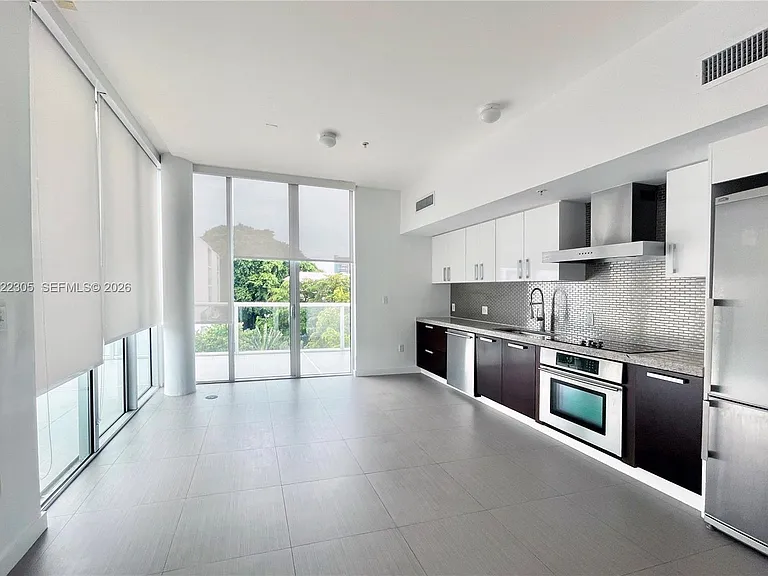 720 NE 62nd St #501 — Photo 1