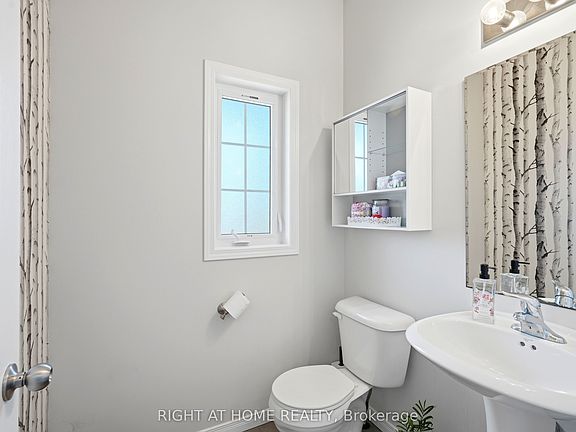3rd image of 153 Maitland St