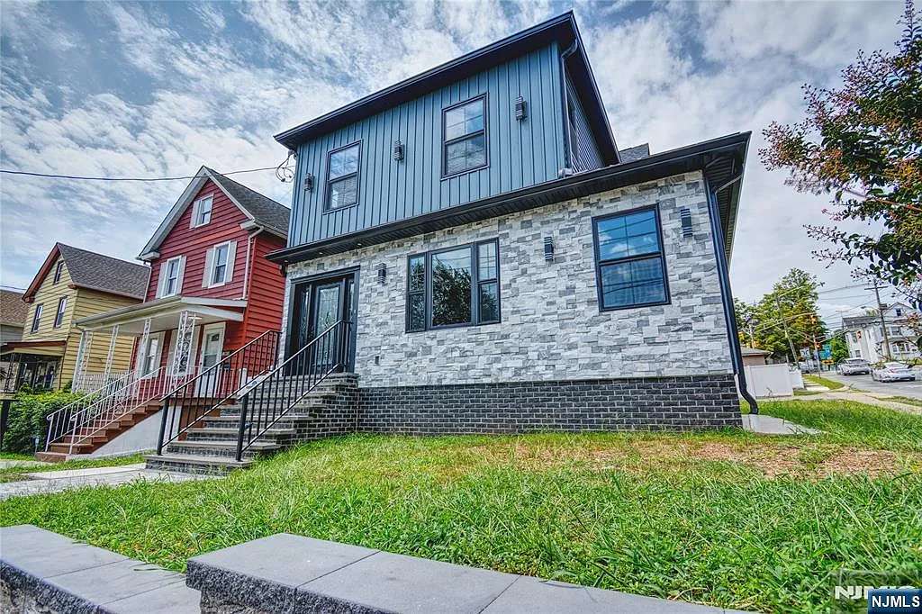 72 Hille Pl photo 1
