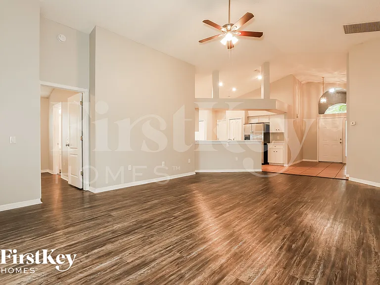 1216 Timber Trace Dr — Photo 2