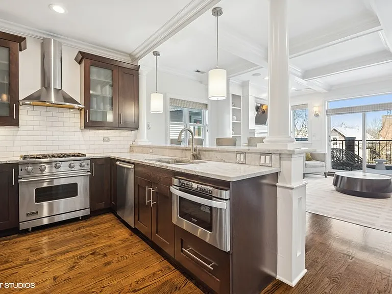 1215 W Barry Ave #3 — Photo 23