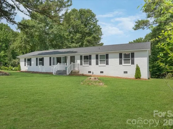 2294 Country Club Dr, Lancaster, SC 29720