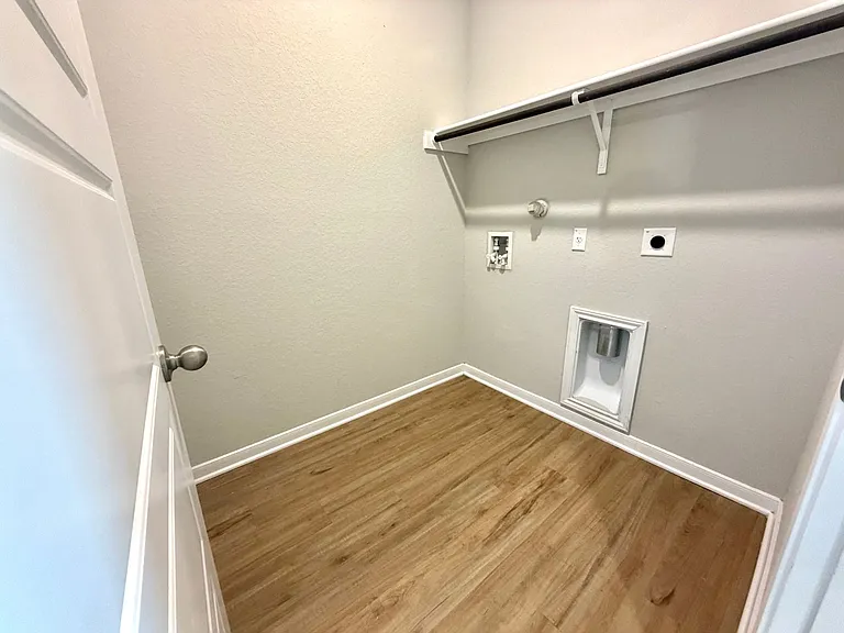 153 Nespral Dr — Photo 5