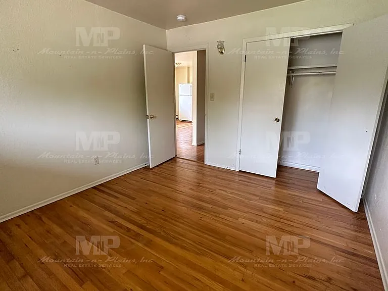 1101 S Bryan Ave — Photo 6