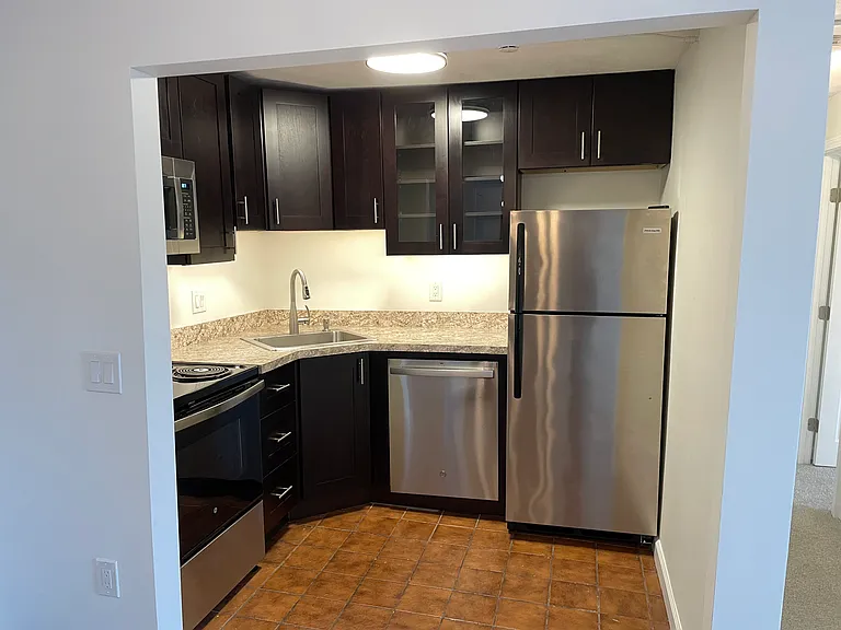 989 Atwood Ave — Photo 7