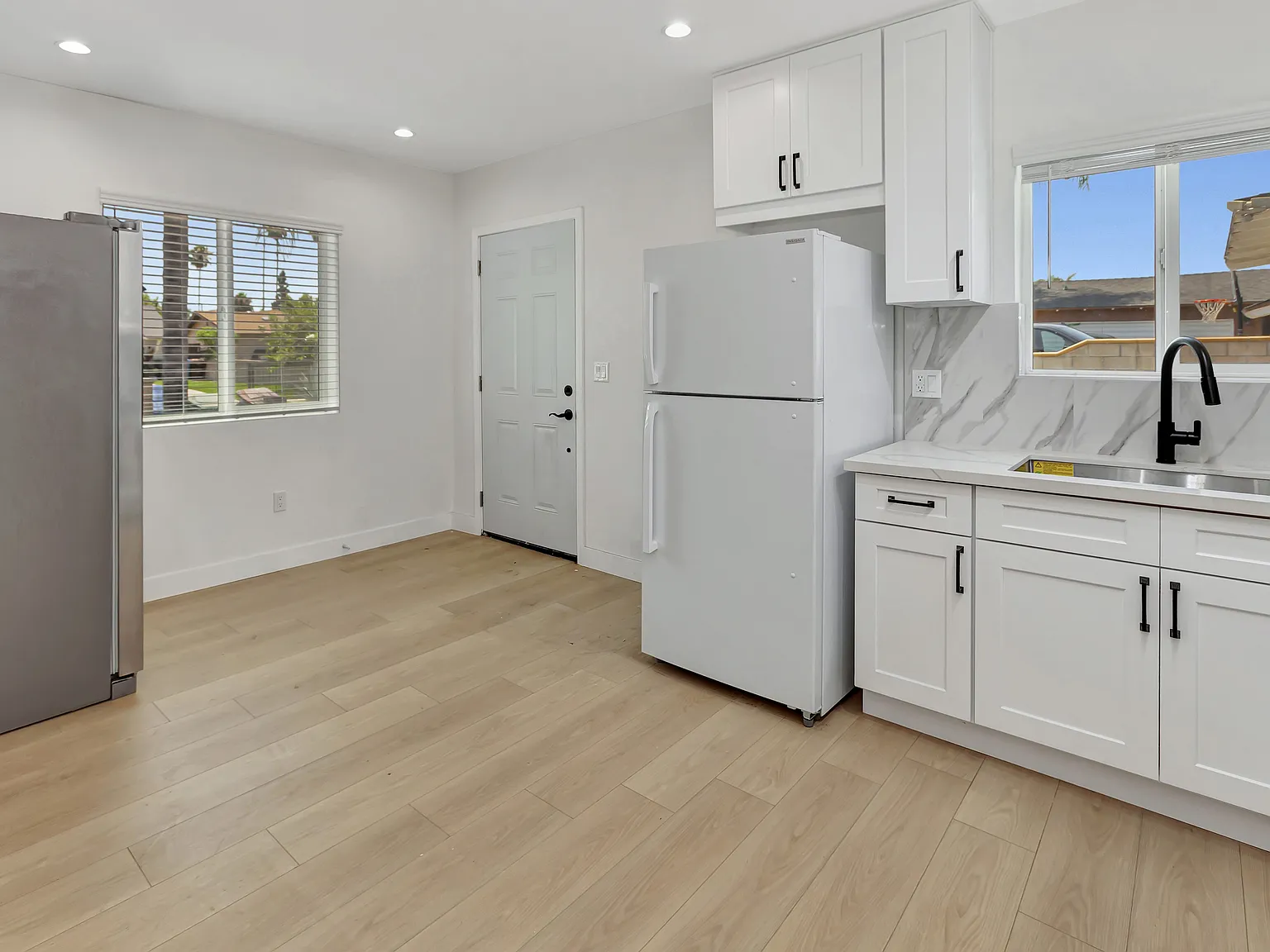 1 bed, 400 sqft, $1,800 — Photo 4