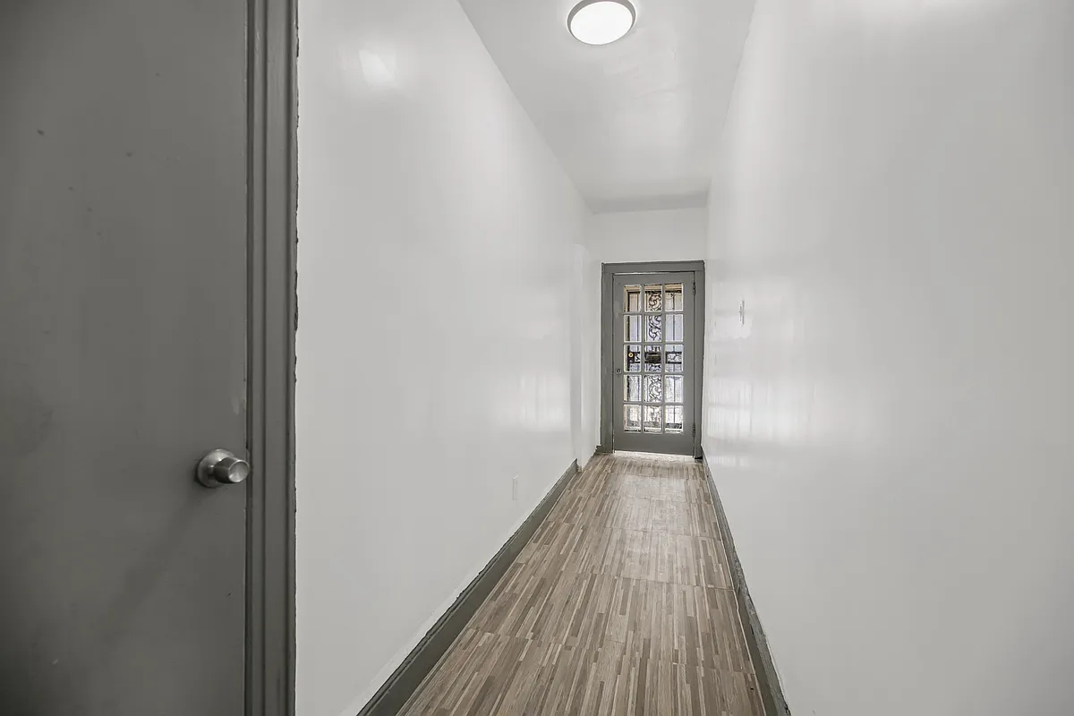 Building Photo - Evergreen Ave