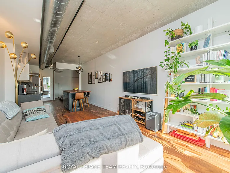 360 McLeod St #306 — Photo 10