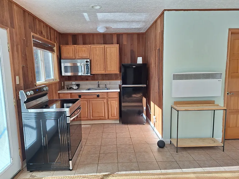 3303 SW Arnold St — Photo 3