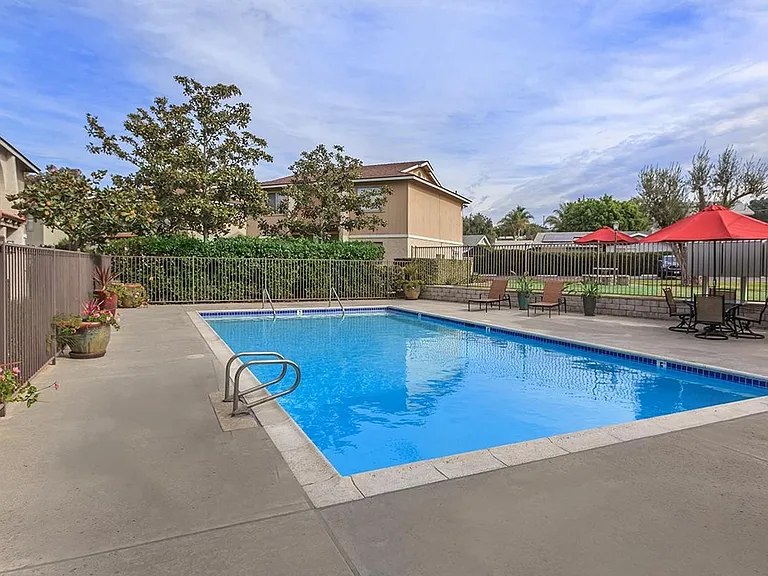 Lamar Garden Townhomes — Photo 43