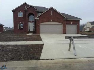 24731 Pebble Bch, Macomb, MI