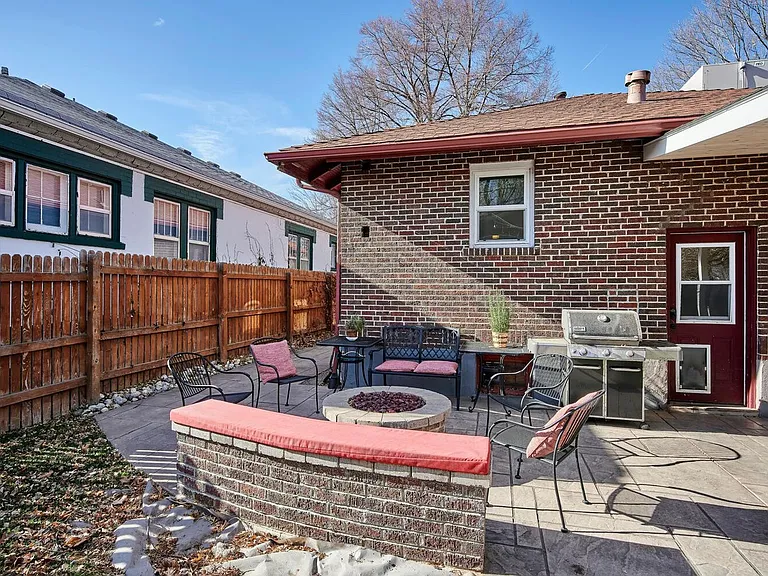 2308 Grape St — Photo 30