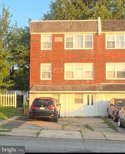 10833 Lockart Rd, Philadelphia, PA, 19116