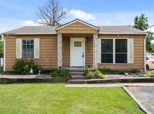 811 Cromwell Ave, Muskogee, OK 74403