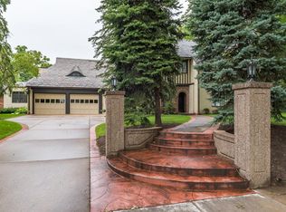 2425 Main St, La Crosse, WI 54601