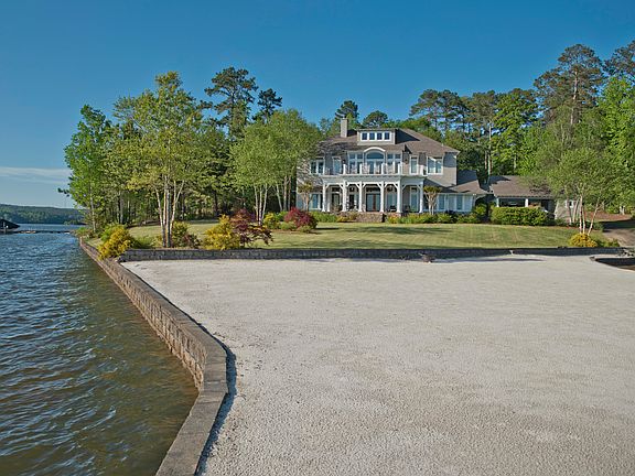 4th image of 2236 River Oaks Dr