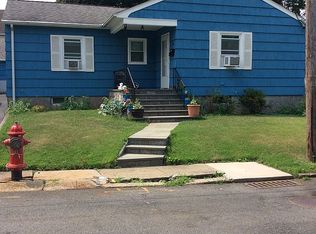 935 Frost Ct, Peekskill, NY 10566