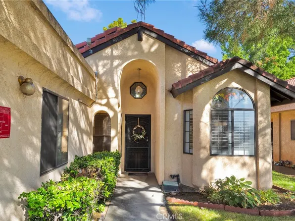 11714 Oak St, Apple Valley, CA 92308