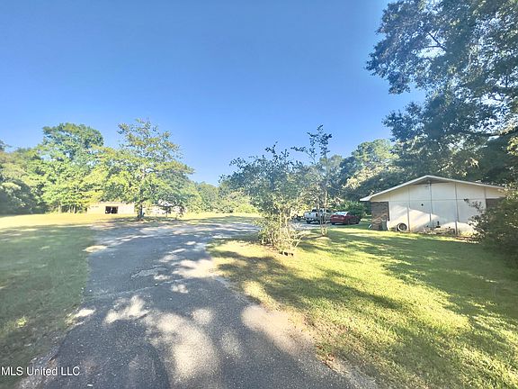 4th image of 5121 Oakwood Ln