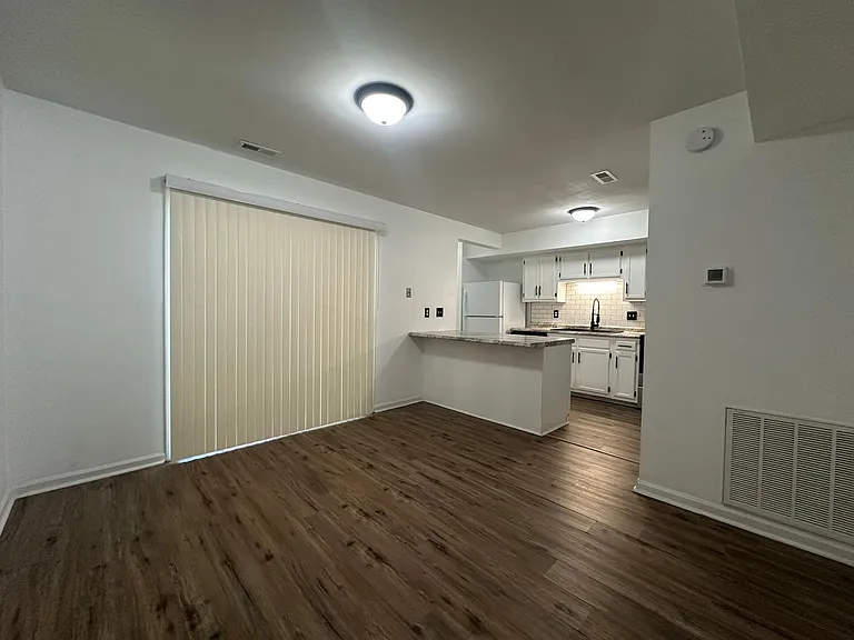 414 Myrtlewood Cir — Photo 8
